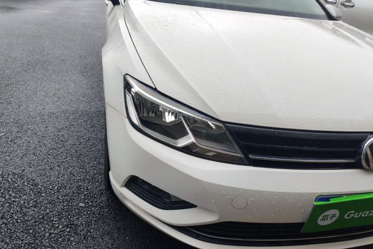 Used Volkswagen Lamando 2018 280TSI DSG Comfort Edition Right Front Headlight
