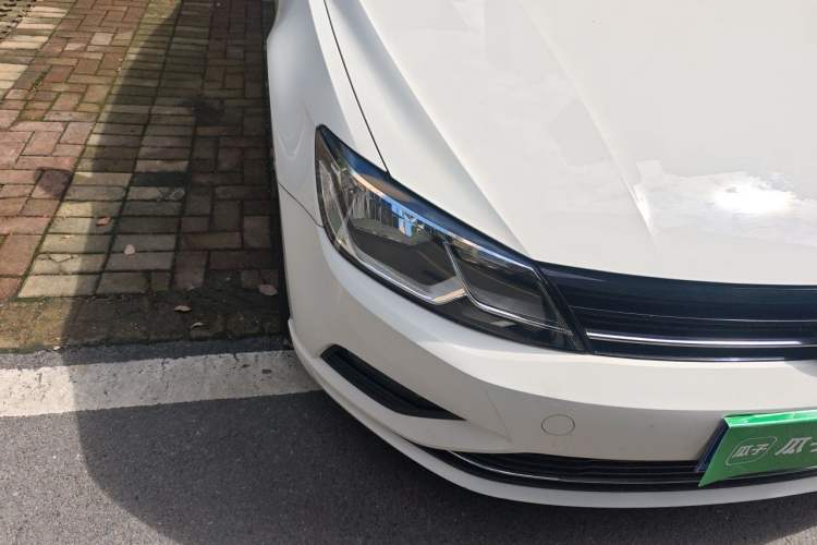 Used Volkswagen Lamando 2018 280TSI DSG Comfort Edition Right Front Headlight
