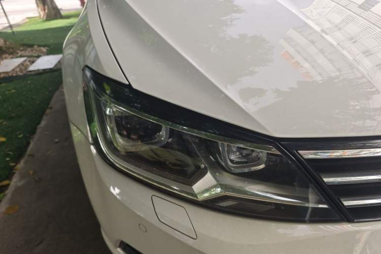 Used Volkswagen Lamando 2018 280TSI DSG Luxury Edition Right Front Headlight