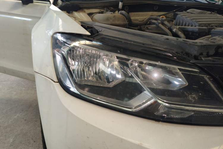 Used Volkswagen Lamando 2018 280TSI DSG Comfort Edition Right Front Headlight