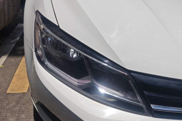 Used Volkswagen Lamando 2018 230TSI DSG Fashion Edition Right Front Headlight