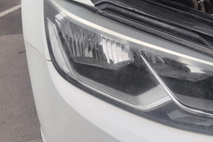 Used Volkswagen Lamando 2018 280TSI DSG Comfort Edition Right Front Headlight