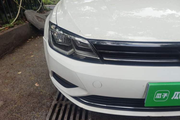 Used Volkswagen Lamando 2018 280TSI DSG Comfort Edition Right Front Headlight