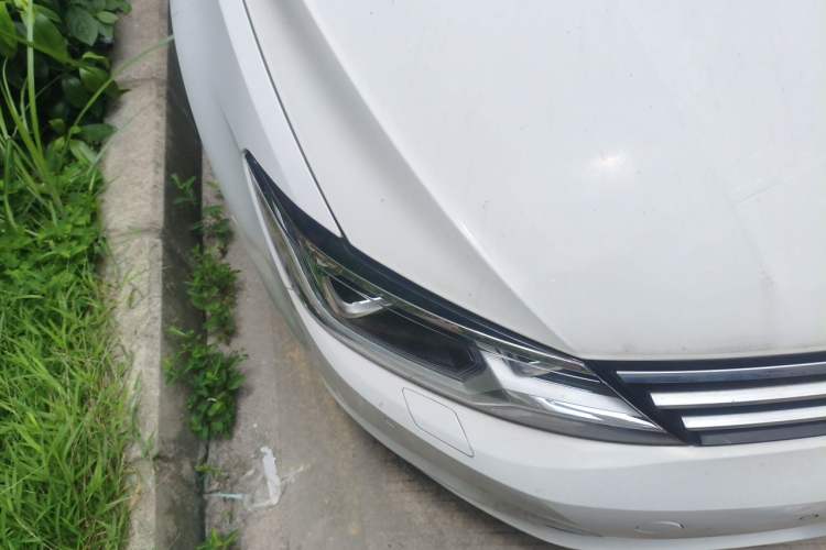 Used Volkswagen Lamando 2018 280TSI DSG Luxury Edition Right Front Headlight