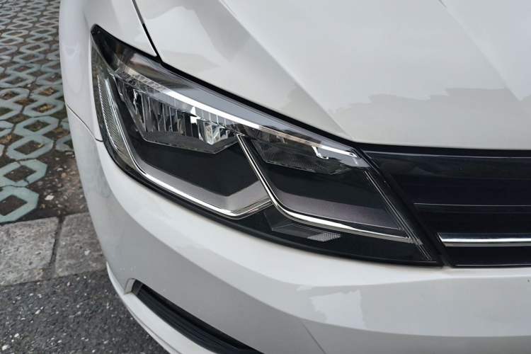 Used Volkswagen Lamando 2018 230TSI DSG Fashion Edition Right Front Headlight