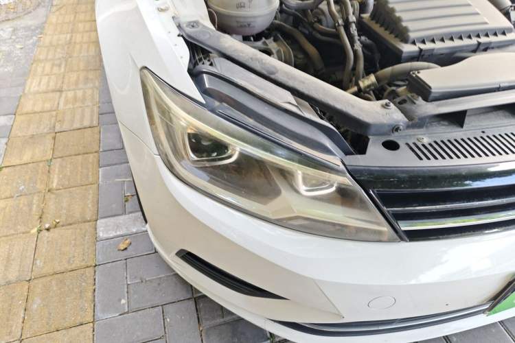 Used Volkswagen Lamando 2018 280TSI DSG Comfort Edition Right Front Headlight