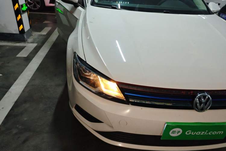 Used Volkswagen Lamando 2018 230TSI DSG Fashion Edition Right Front Headlight
