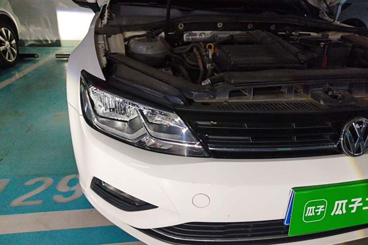 Used Volkswagen Lamando 2018 280TSI DSG Comfort Edition Right Front Headlight