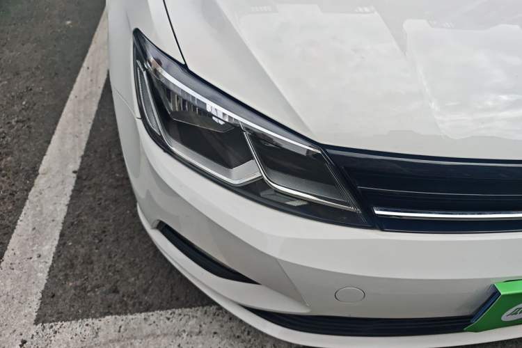 Used Volkswagen Lamando 2018 230TSI DSG Fashion Edition Right Front Headlight
