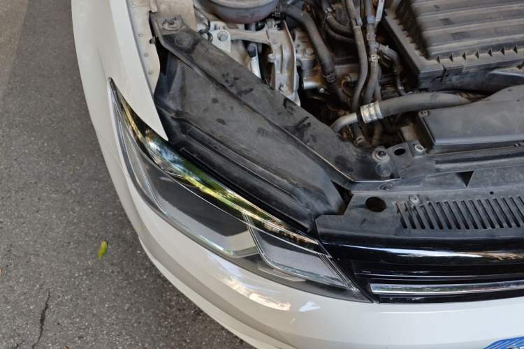 Used Volkswagen Lamando 2018 280TSI DSG Comfort Edition Right Front Headlight