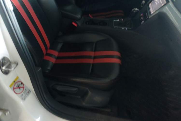 Used Volkswagen Lamando 2018 230TSI DSG Fashion Edition Right Front Seat