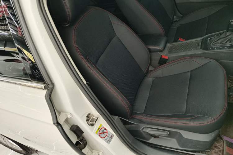 Used Volkswagen Lamando 2018 230TSI DSG Fashion Edition Right Front Seat