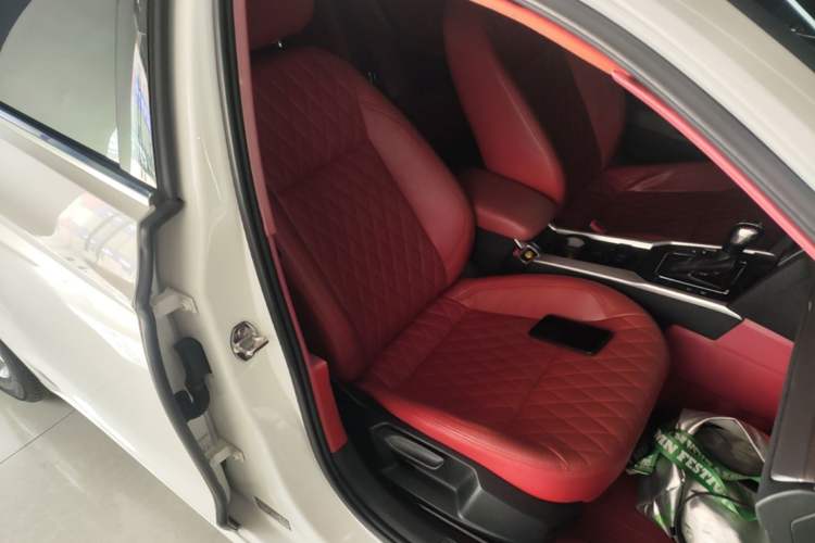 Used Volkswagen Lamando 2018 230TSI DSG Fashion Edition Right Front Seat