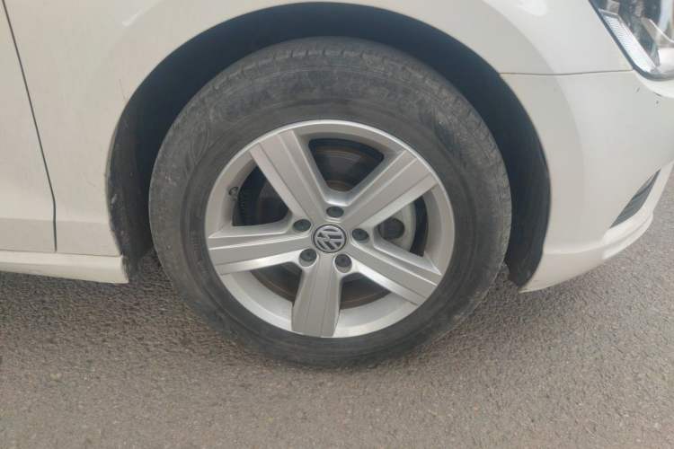 Used Volkswagen Lamando 2018 230TSI DSG Fashion Edition Right Front Wheel Hub
