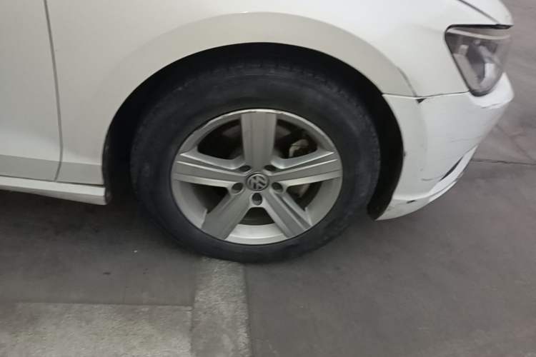Used Volkswagen Lamando 2018 230TSI DSG Fashion Edition Right Front Wheel Hub