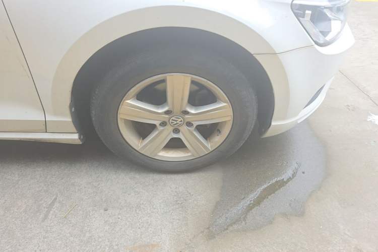Used Volkswagen Lamando 2018 230TSI DSG Fashion Edition Right Front Wheel Hub