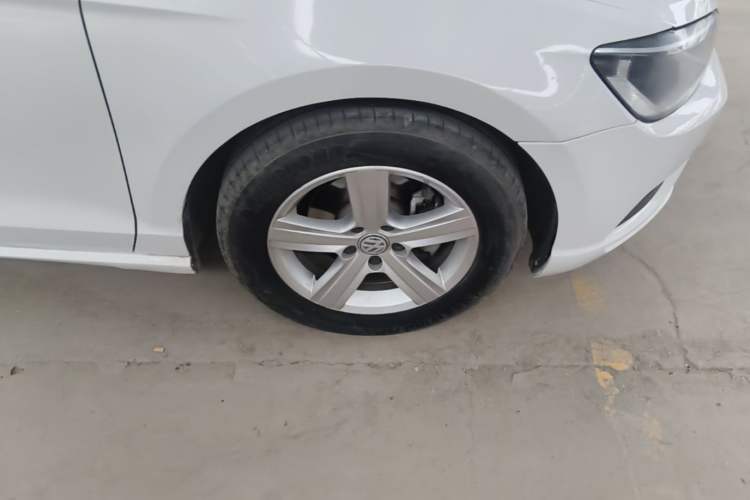 Used Volkswagen Lamando 2018 230TSI DSG Fashion Edition Right Front Wheel Hub