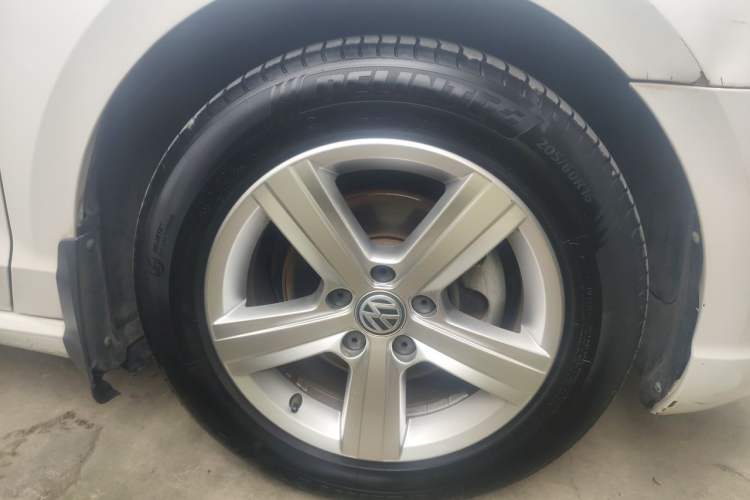 Used Volkswagen Lamando 2018 230TSI DSG Fashion Edition Right Front Wheel Hub