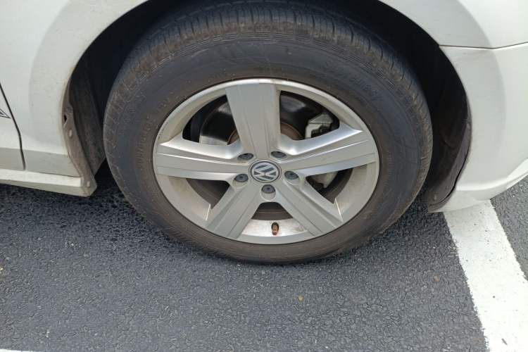 Used Volkswagen Lamando 2018 230TSI DSG Fashion Edition Right Front Wheel Hub