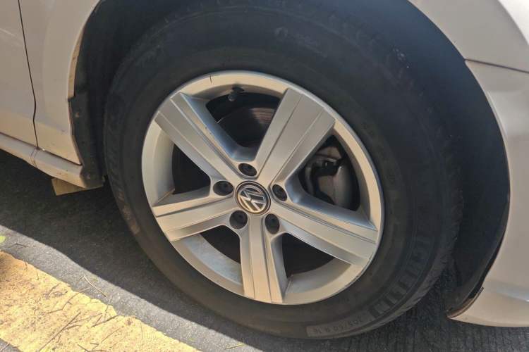 Used Volkswagen Lamando 2018 230TSI DSG Fashion Edition Right Front Wheel Hub