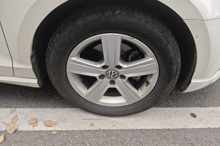 Used Volkswagen Lamando 2018 230TSI DSG Fashion Edition Right Front Wheel Hub