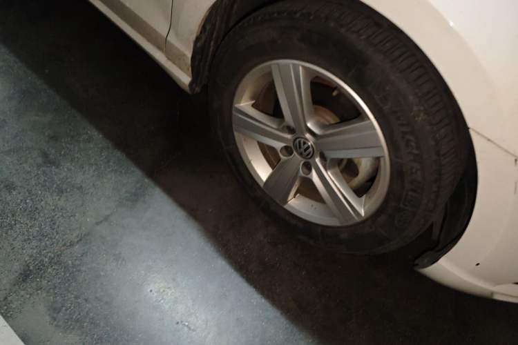 Used Volkswagen Lamando 2018 230TSI DSG Fashion Edition Right Front Wheel Hub