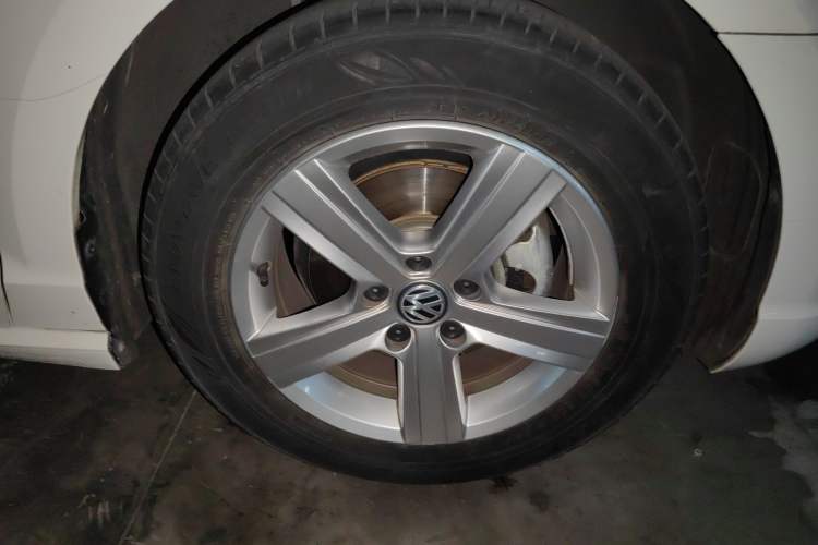 Used Volkswagen Lamando 2018 230TSI DSG Fashion Edition Right Front Wheel Hub