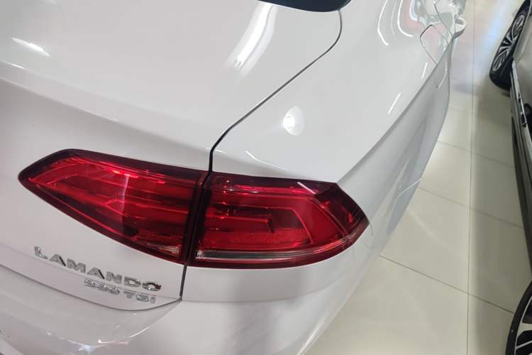 Used Volkswagen Lamando 2018 230TSI DSG Fashion Edition Right Rear Taillight