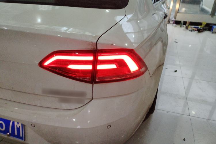 Used Volkswagen Lamando 2018 280TSI DSG Comfort Edition Right Rear Taillight