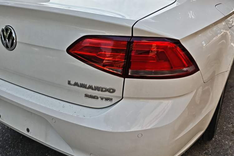 Used Volkswagen Lamando 2018 280TSI DSG Comfort Edition Right Rear Taillight