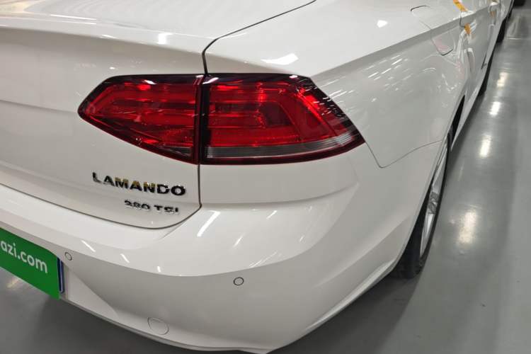 Used Volkswagen Lamando 2018 280TSI DSG Comfort Edition Right Rear Taillight