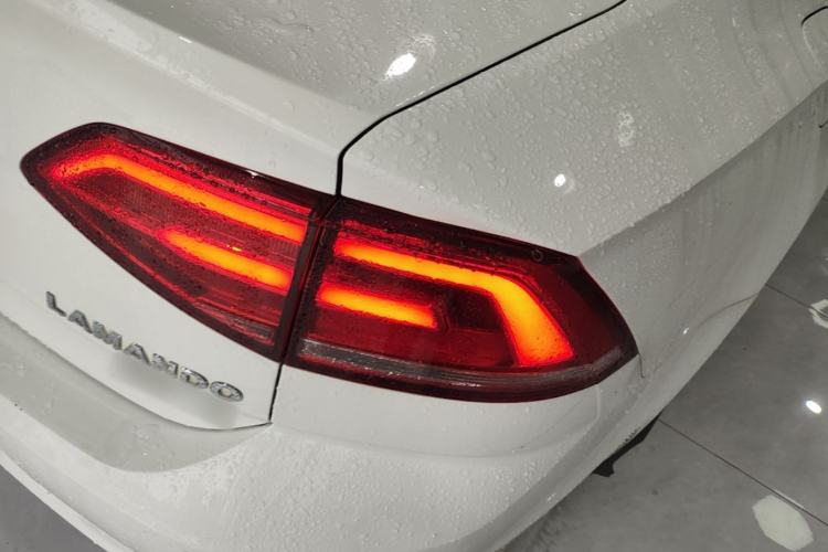 Used Volkswagen Lamando 2018 280TSI DSG Comfort Edition Right Rear Taillight