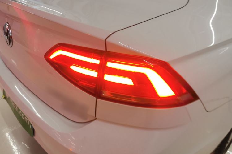 Used Volkswagen Lamando 2018 280TSI DSG Comfort Edition Right Rear Taillight