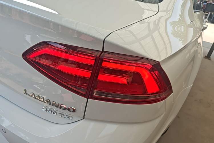 Used Volkswagen Lamando 2018 230TSI DSG Fashion Edition Right Rear Taillight