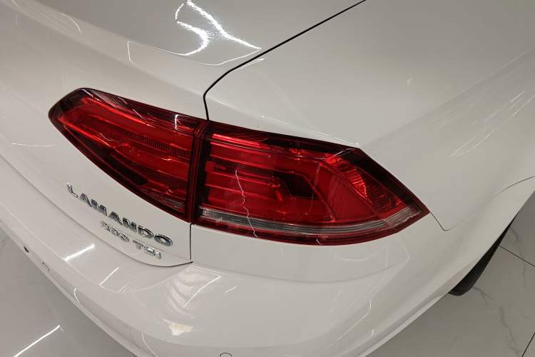 Used Volkswagen Lamando 2018 280TSI DSG Comfort Edition Right Rear Taillight