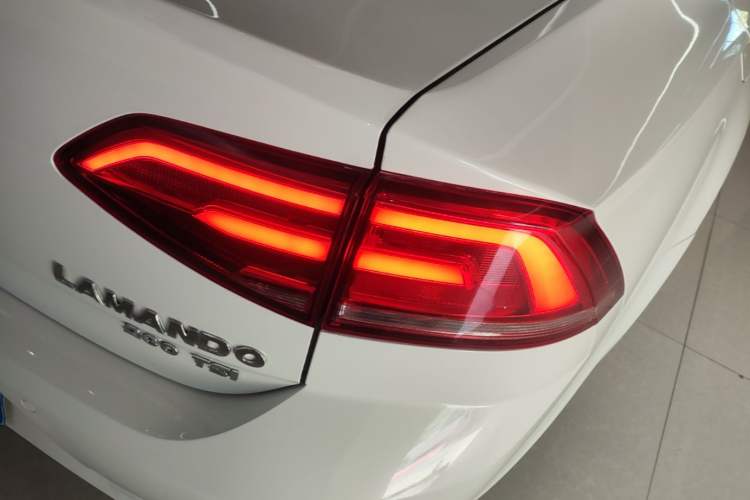 Used Volkswagen Lamando 2018 230TSI DSG Fashion Edition Right Rear Taillight