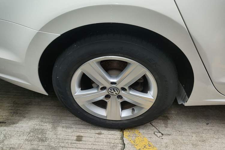 Used Volkswagen Lamando 2018 230TSI DSG Fashion Edition Right Rear Wheel Hub