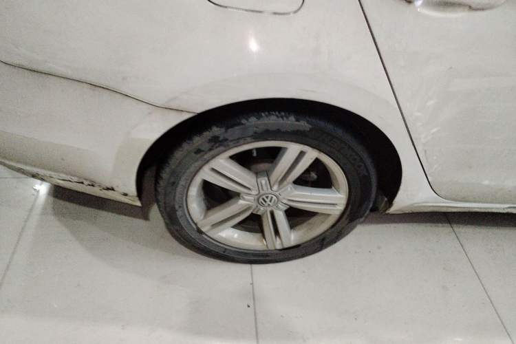 Used Volkswagen Lamando 2018 280TSI DSG Comfort Edition Right Rear Wheel Hub