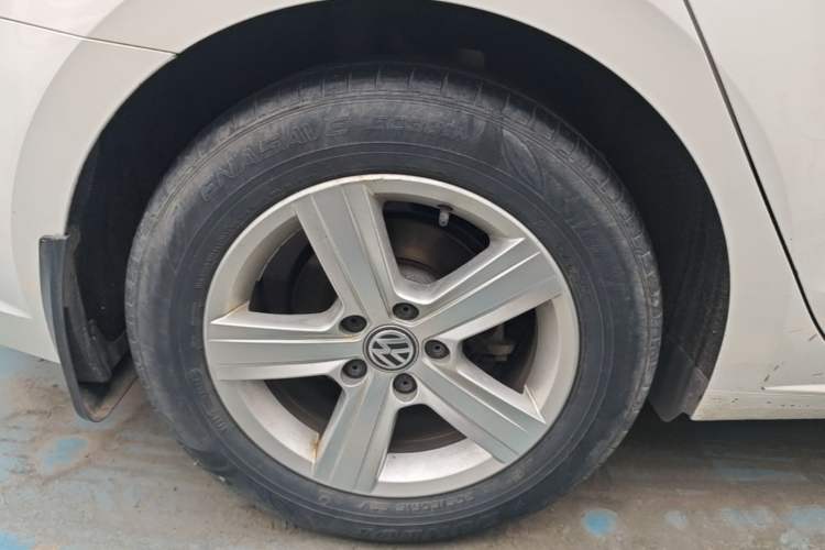 Used Volkswagen Lamando 2018 230TSI DSG Fashion Edition Right Rear Wheel Hub