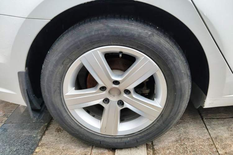 Used Volkswagen Lamando 2018 230TSI DSG Fashion Edition Right Rear Wheel Hub