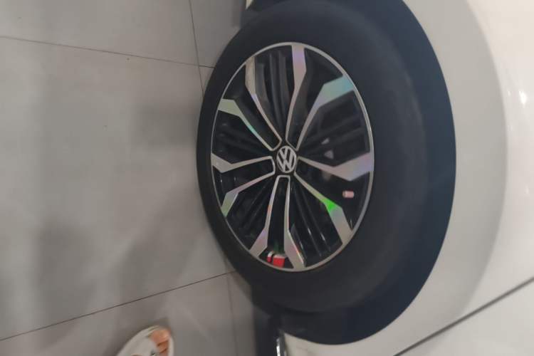 Used Volkswagen Lamando 2018 280TSI DSG Comfort Edition Right Rear Wheel Hub