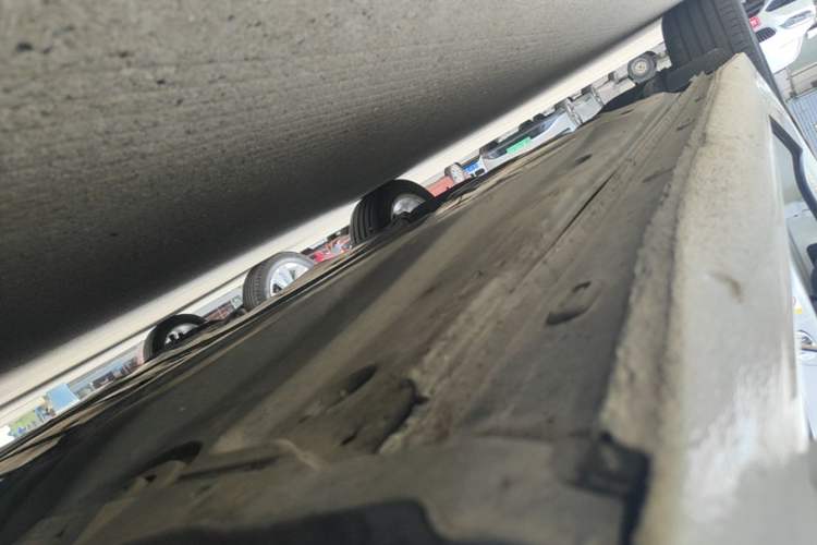 Used Volkswagen Lamando 2018 280TSI DSG Comfort Edition Right Side Sill
