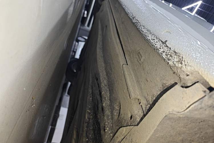 Used Volkswagen Lamando 2018 280TSI DSG Comfort Edition Right Side Sill