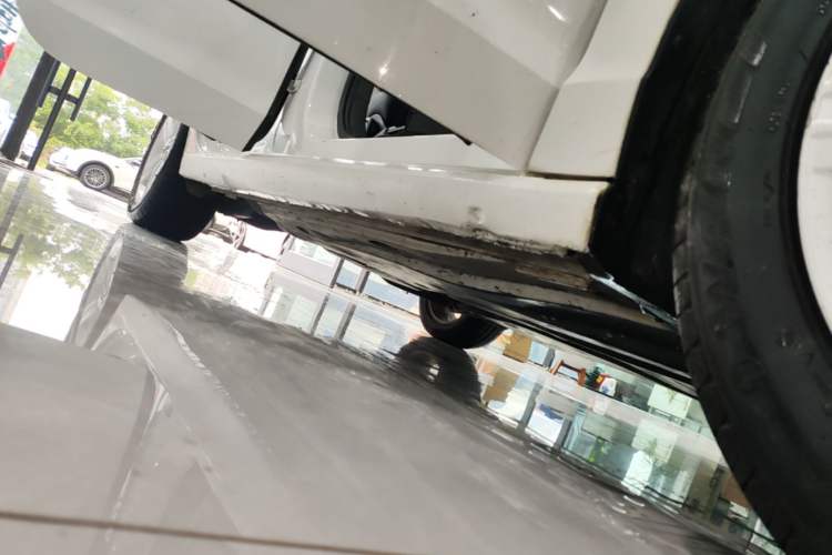 Used Volkswagen Lamando 2018 280TSI DSG Comfort Edition Right Side Sill