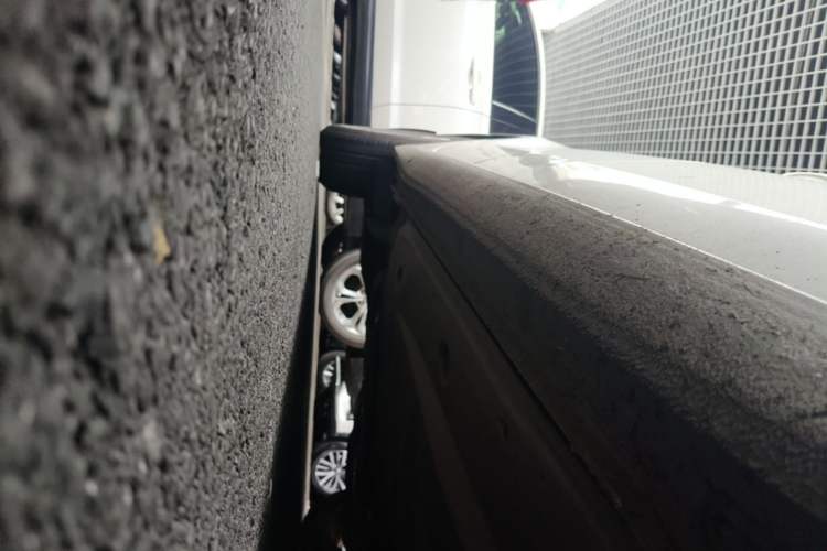 Used Volkswagen Lamando 2018 230TSI DSG Fashion Edition Right Side Sill