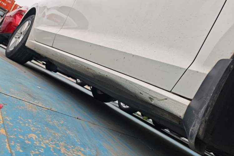 Used Volkswagen Lamando 2018 230TSI DSG Fashion Edition Right Side Sill