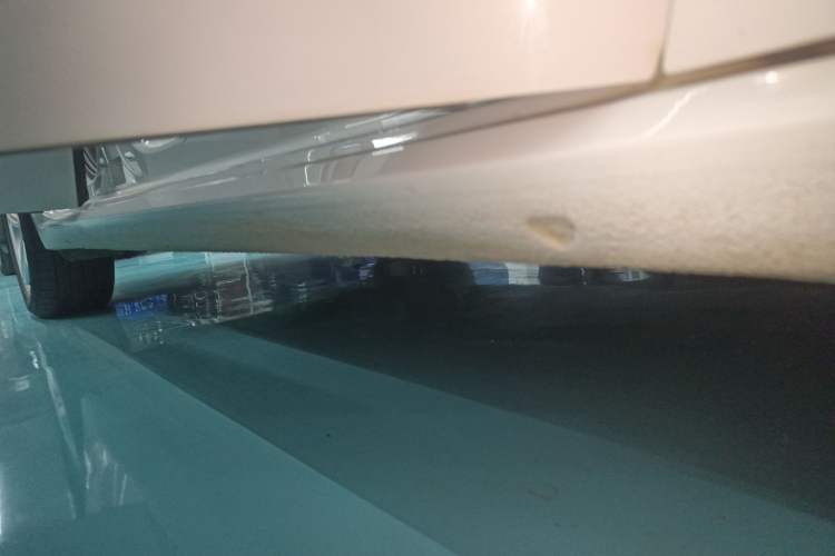 Used Volkswagen Lamando 2018 280TSI DSG Comfort Edition Right Side Sill