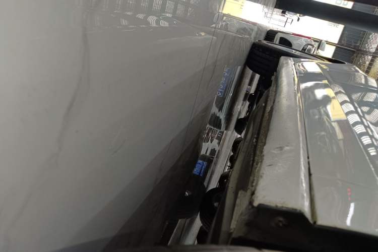 Used Volkswagen Lamando 2018 280TSI DSG Comfort Edition Right Side Sill