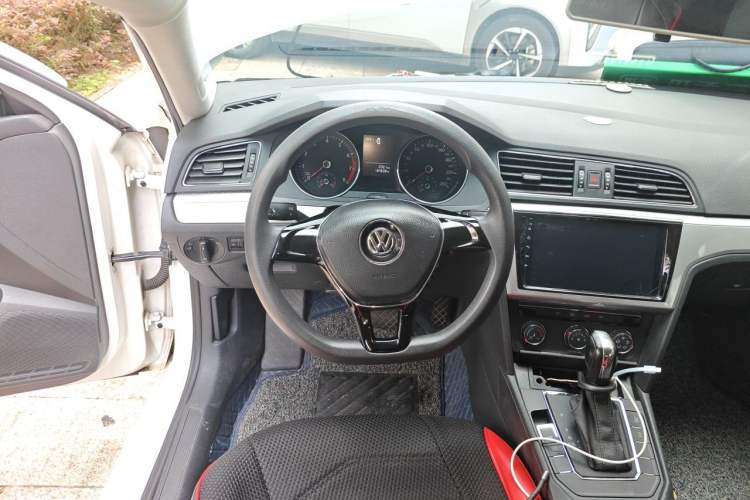 Used Volkswagen Lamando 2018 230TSI DSG Fashion Edition Steering Wheel