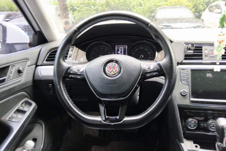 Used Volkswagen Lamando 2018 280TSI DSG Comfort Edition Steering Wheel